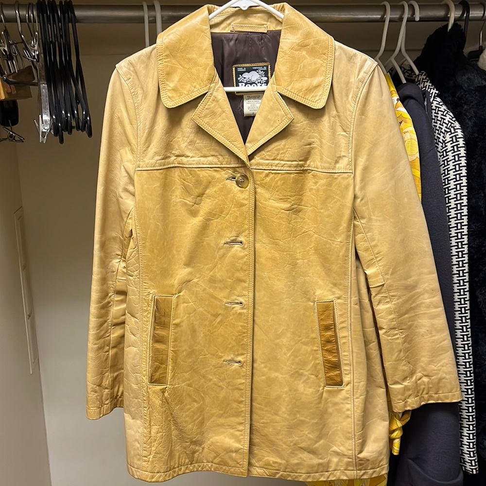 Roots leather jacket in caramel!